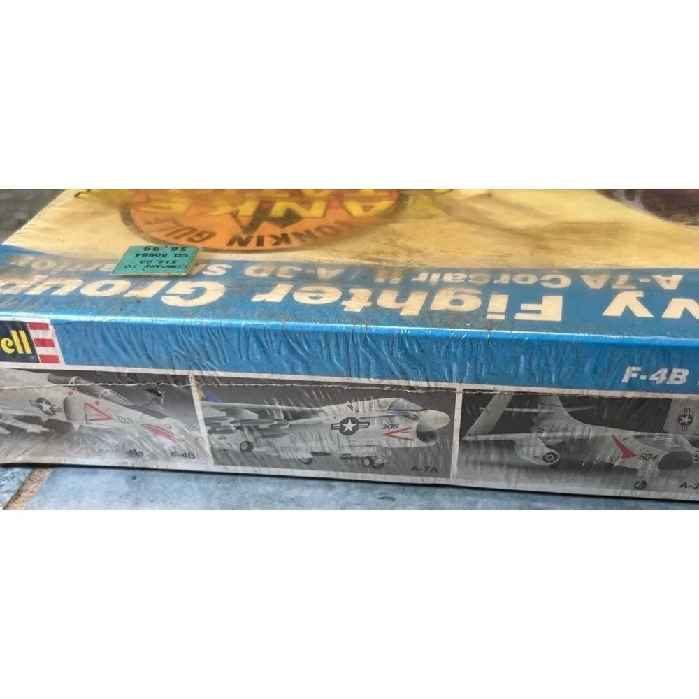 New Vintage 1988 Revell Navy Fighter Group‎ 1:72 Model Kit Yankee Station F-4B